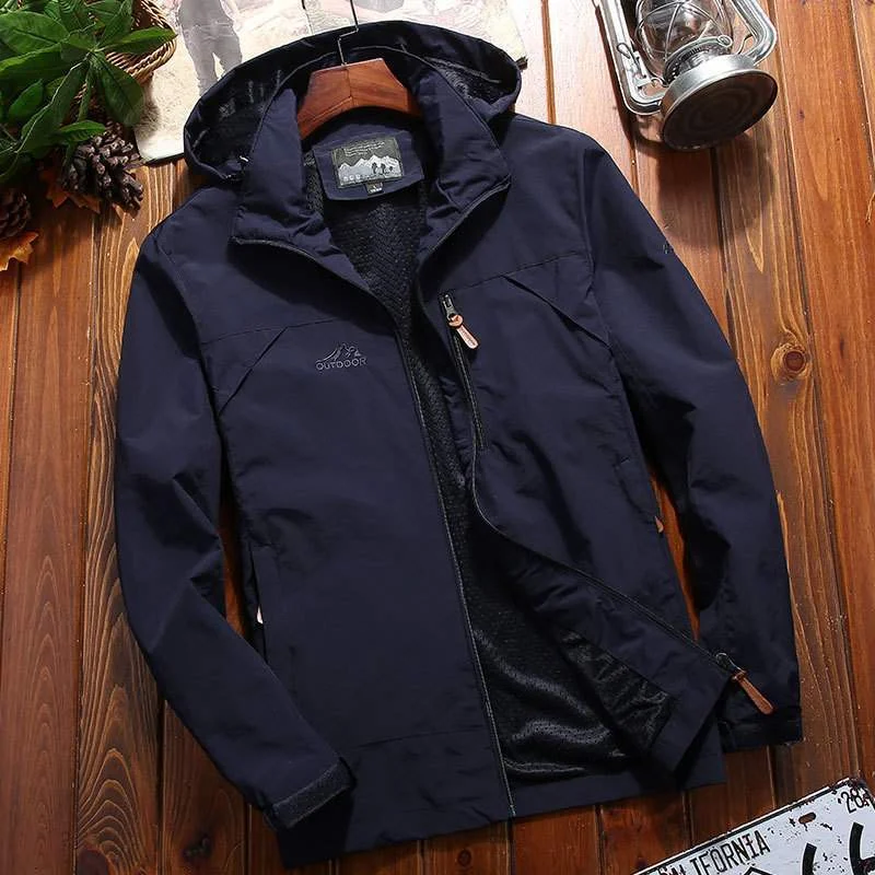 Herren Wasserabweisende Softshelljacke mit Fleece Innenfutter, Kapuze und Brusttasche – Taviero